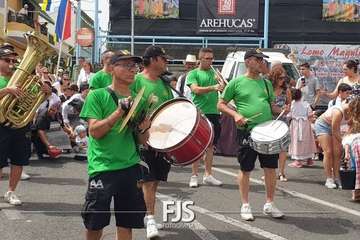  La chiquillería se purifica contra la pandemia en Lomo Magullo/Francisco Javier Santana.